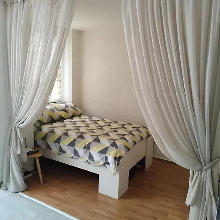 Avenue Apartment